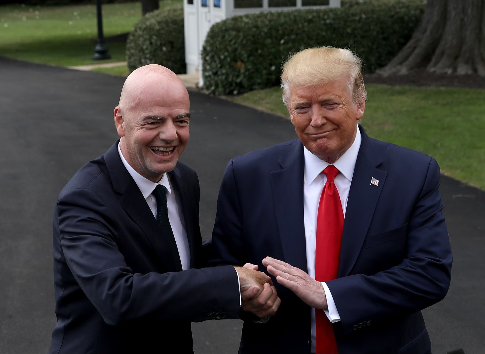 Raisi wa fifa akiwa pamoja na Trump