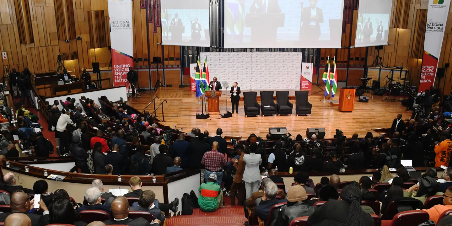Rais Cyril Ramaphosa-akihutubia-hadhira-katika-uzinduzi-wa-Mkutano-wa-Kitaifa-wa-Maelewano