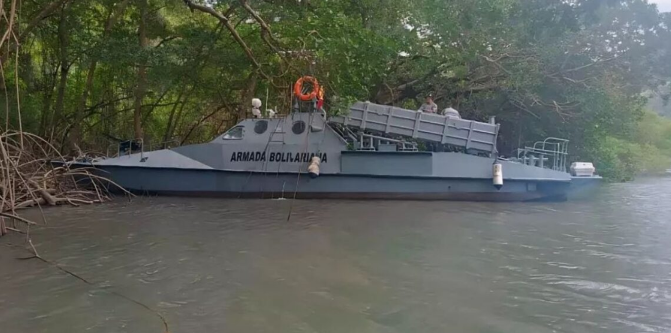 Boti ya makombora ya Venezuela aina ya Peykaap-III iliyotengenezwa na Iran